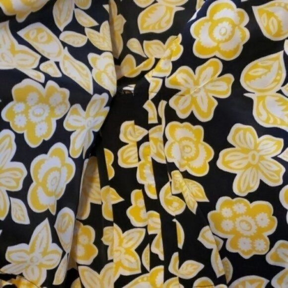 Vintage Design Partnership | Yellow Black Floral Crossover Blouse - Picture 6 of 6